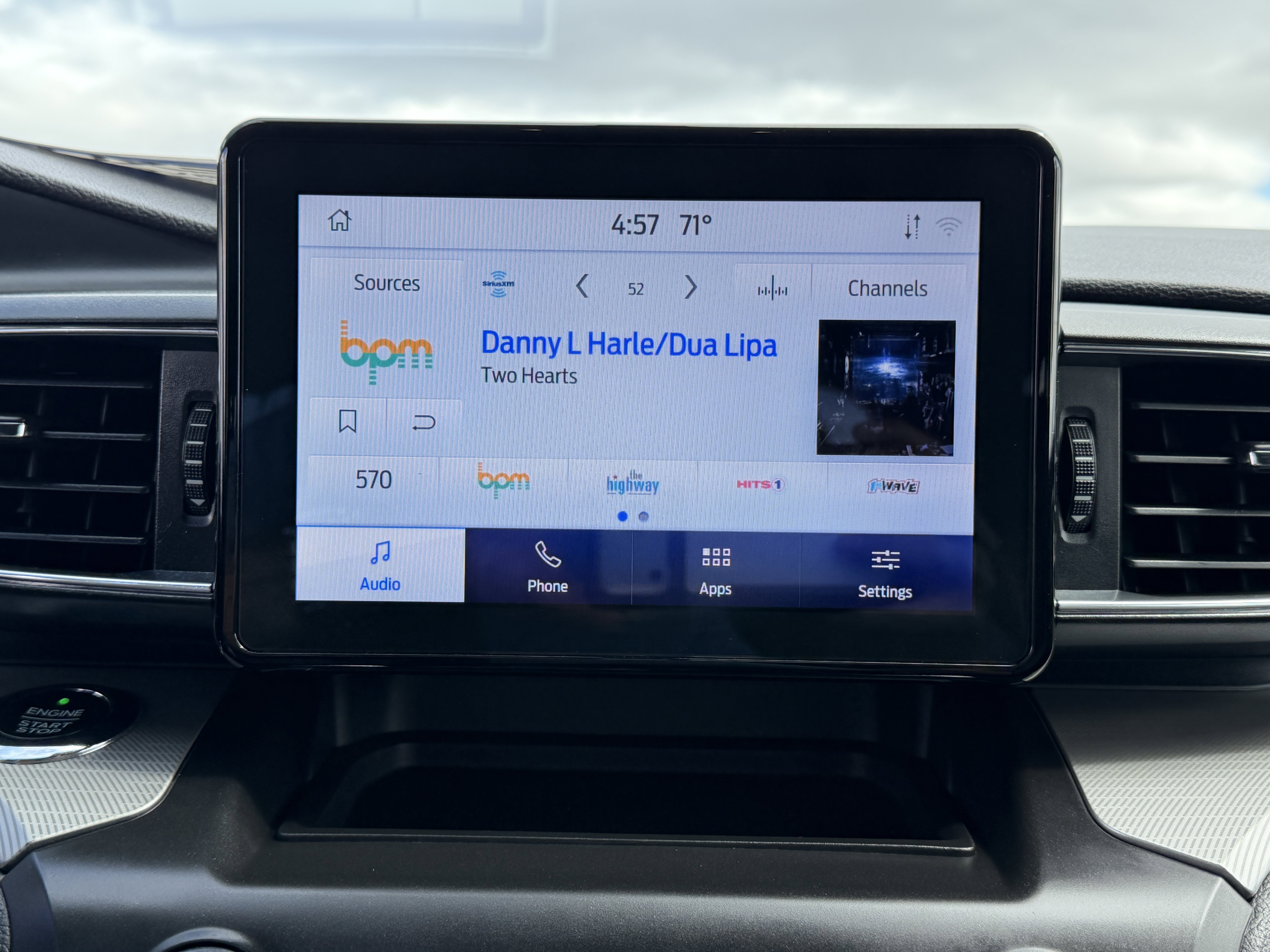 Used 2020 Ford Explorer XLT w/ Equipment Group 202A RWD image 27