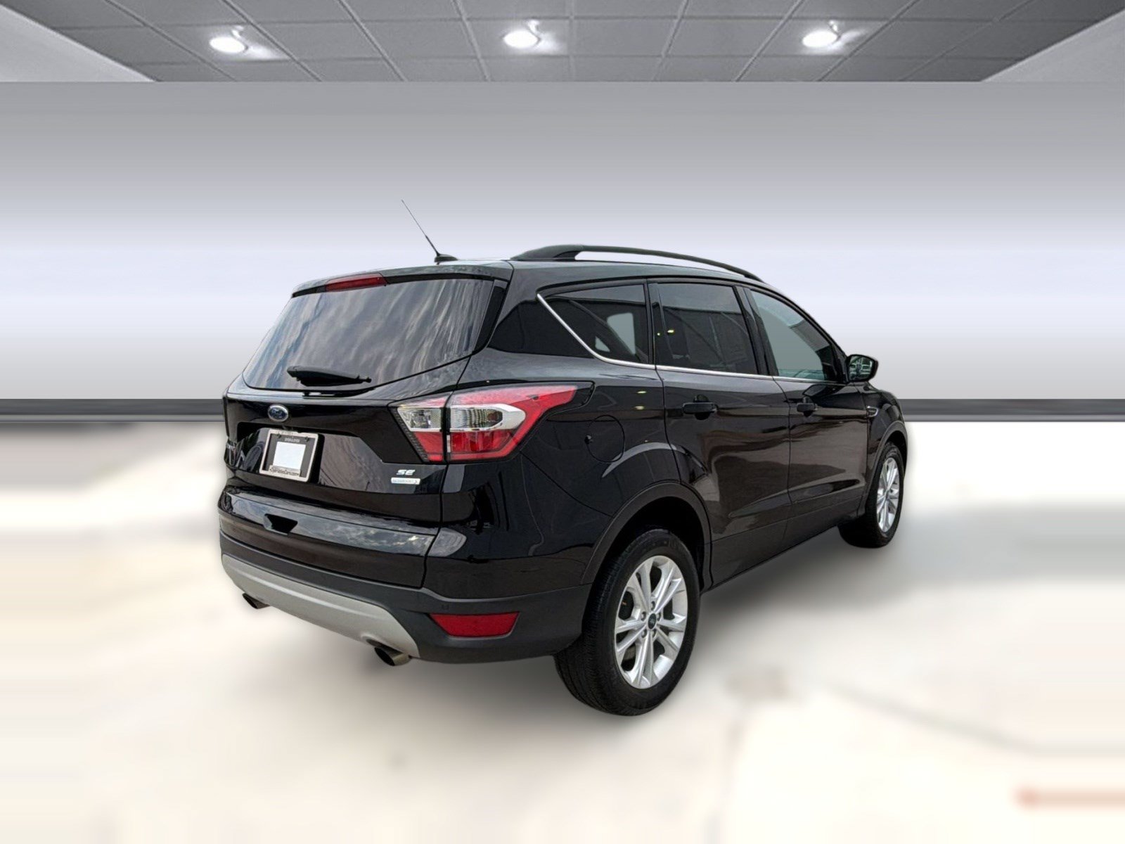 Used 2017 Ford Escape SE w/ Equipment Group 201A FWD image 9
