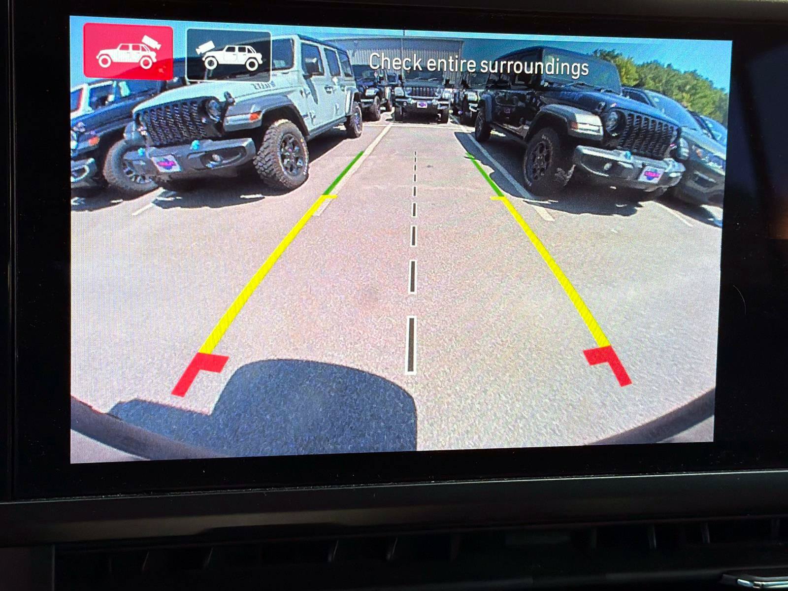 Used 2024 Jeep Wrangler Unlimited Sahara w/ Technology Group AWD/4WD image 16