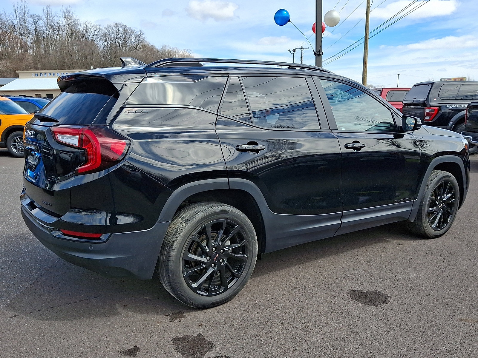 Used 2023 GMC Terrain SLE w/ Driver Convenience Package AWD/4WD image 11