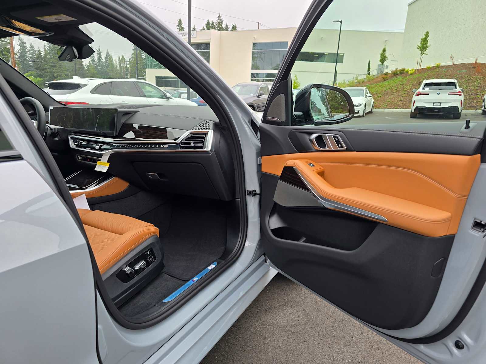 New 2026 BMW X5 xDrive40i w/ M Sport Package image 10