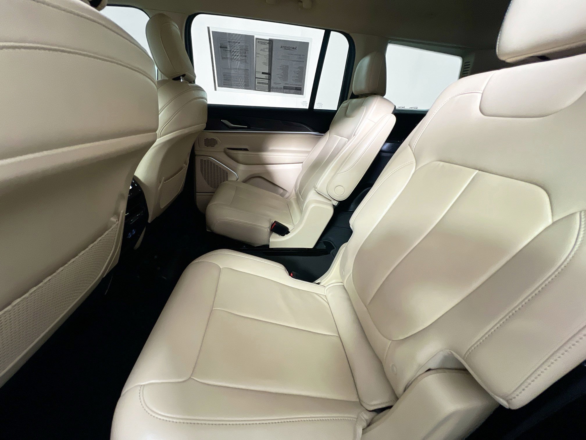 Used 2021 Jeep Grand Cherokee L Limited RWD image 29