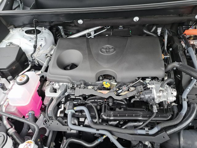 New 2025 Toyota RAV4 SE image 15