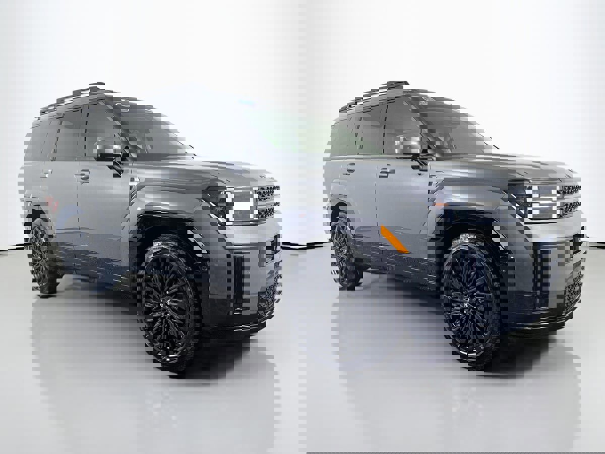 Used 2024 Hyundai Santa Fe Calligraphy image 3