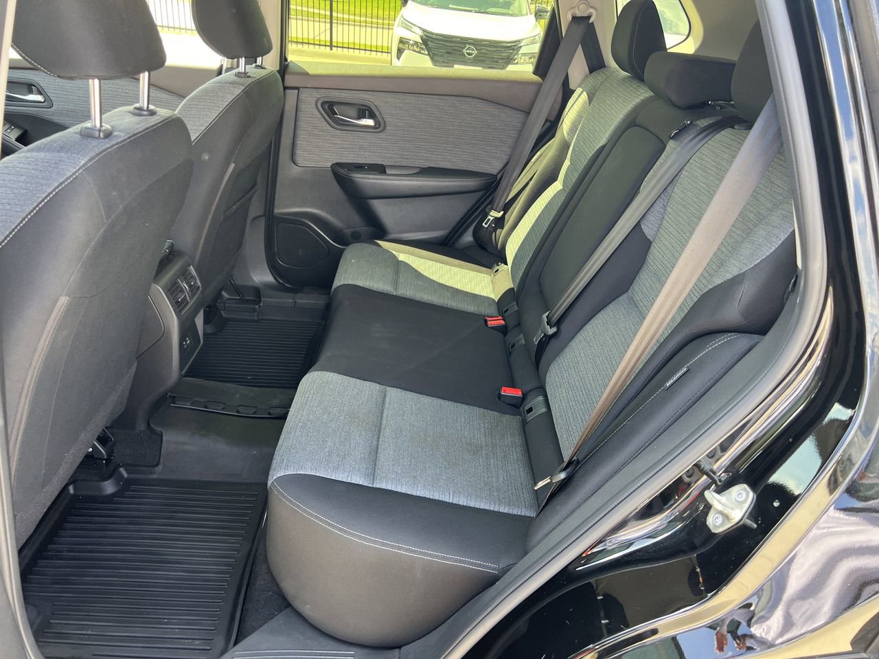 Certified 2023 Nissan Rogue SV image 10