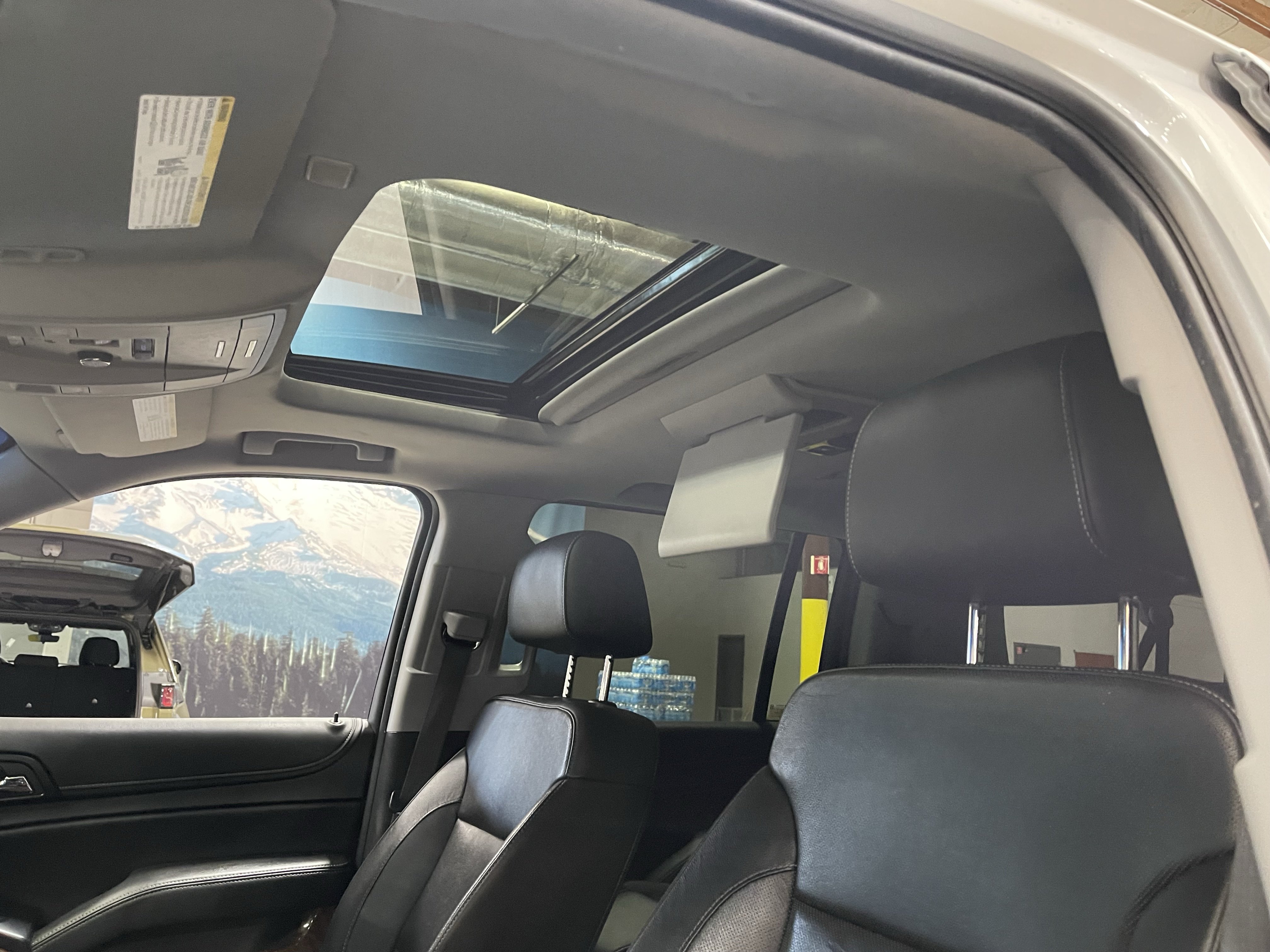 Used 2019 Chevrolet Suburban Premier AWD/4WD image 22