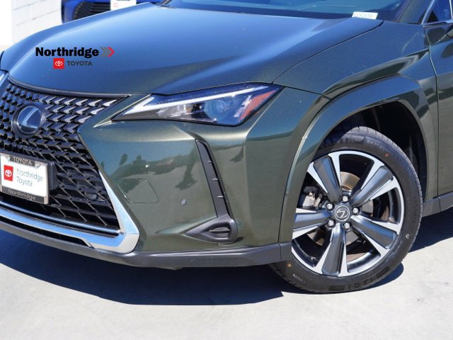 Used 2022 Lexus UX 200 w/ Premium Package FWD image 5