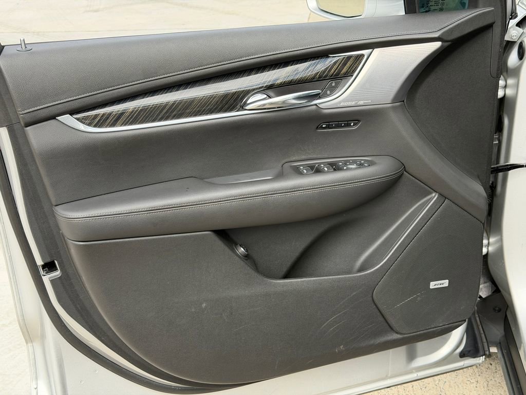 Used 2020 Cadillac XT6 Premium Luxury image 11