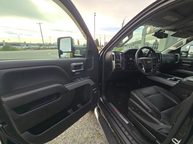 Used 2018 Chevrolet Silverado 2500 LTZ w/ Vortec Plus Package image 21