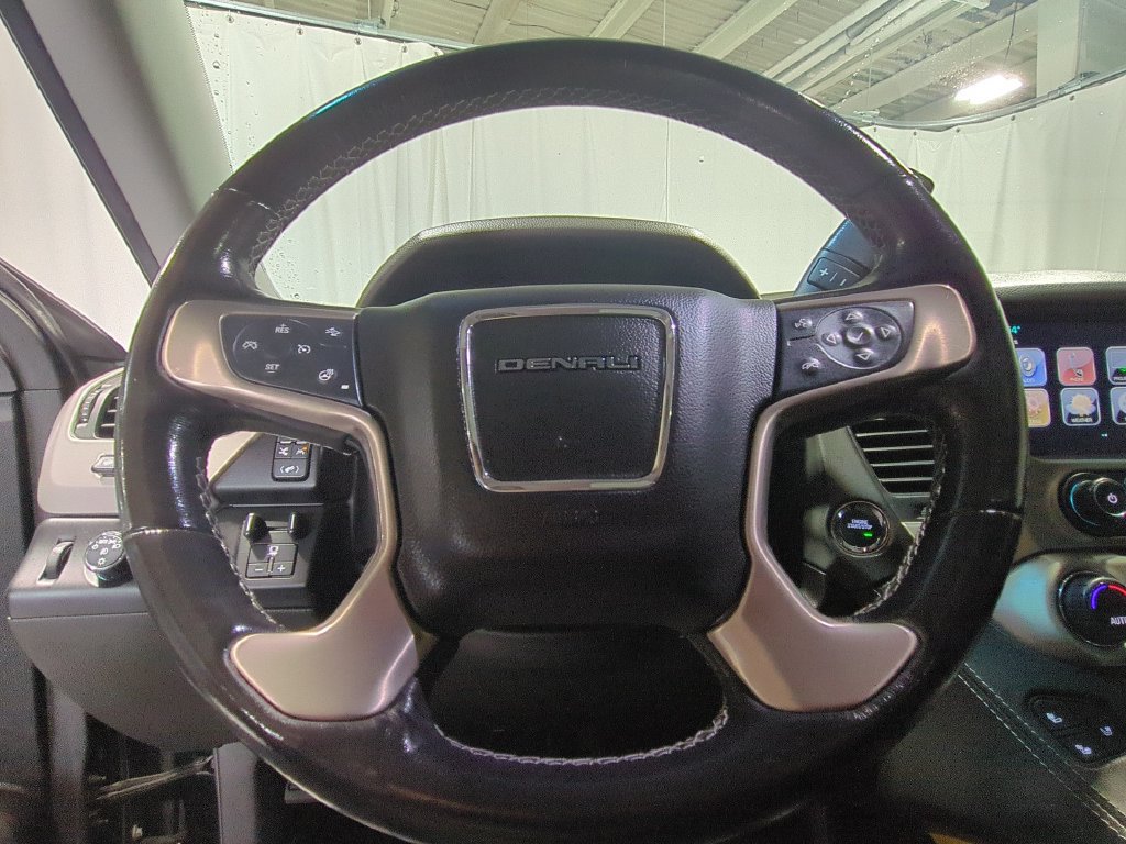 Used 2019 GMC Yukon Denali w/ Denali Ultimate Package AWD/4WD image 29