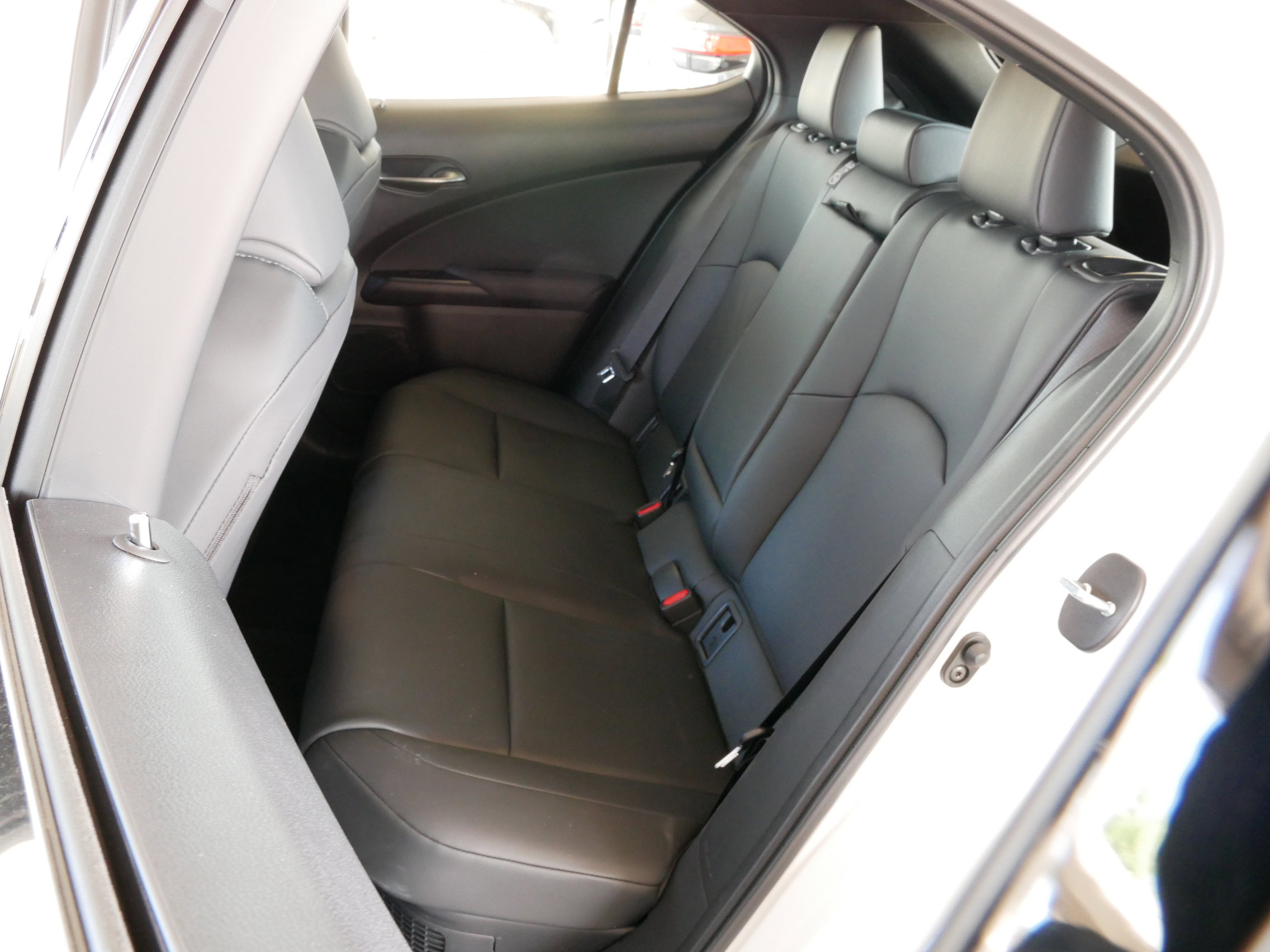 Certified 2025 Lexus UX 300h FWD image 20