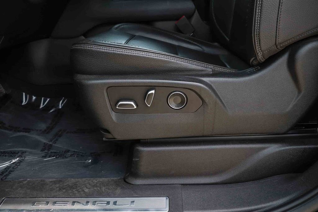 Used 2023 GMC Yukon Denali RWD image 24