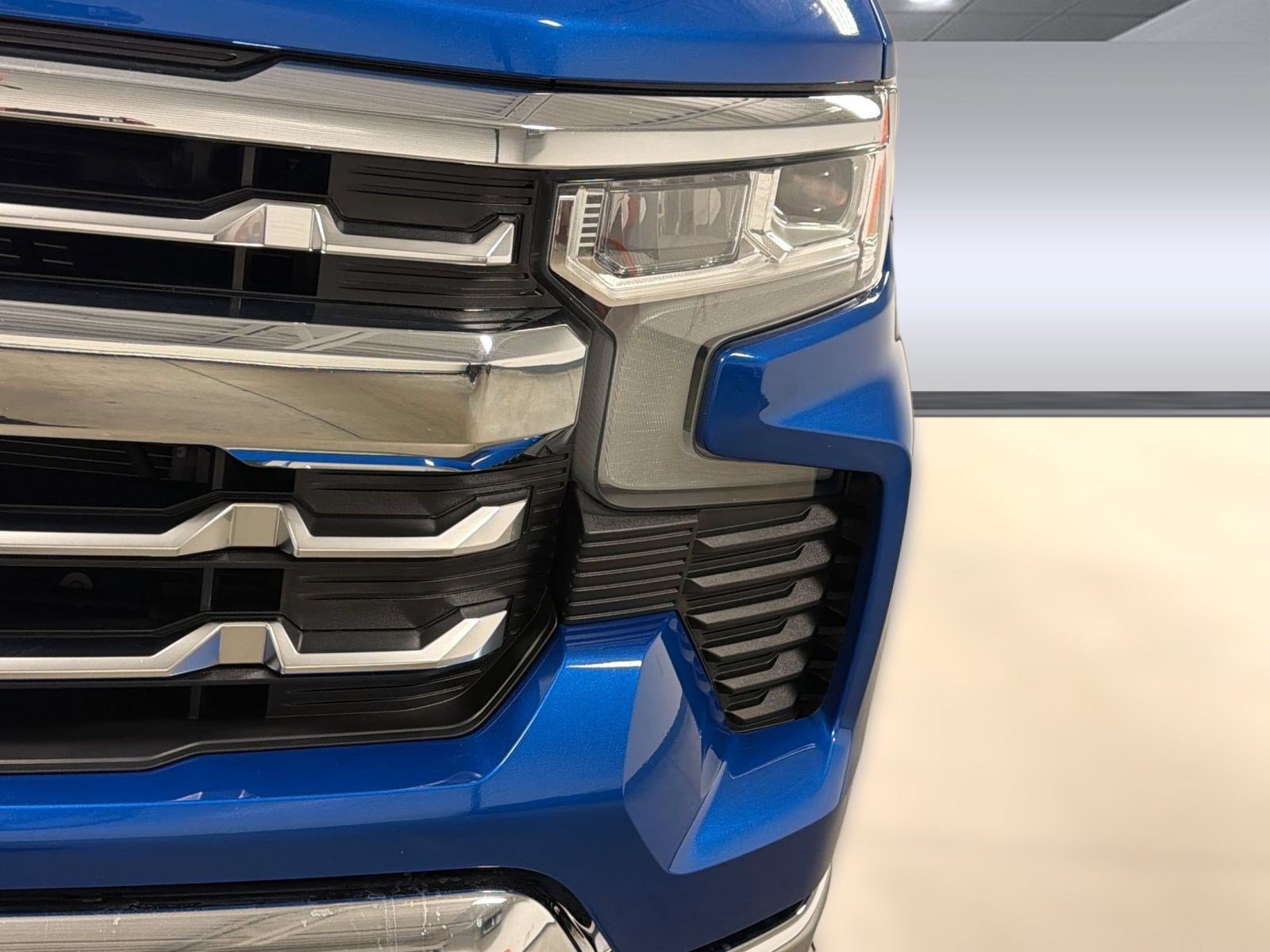 Used 2023 Chevrolet Silverado 1500 LTZ AWD/4WD image 11
