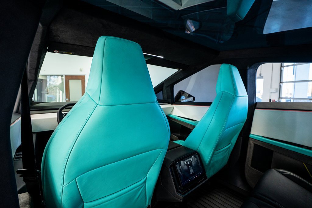 Used 2024 Tesla Cybertruck AWD Crew Cab image 42