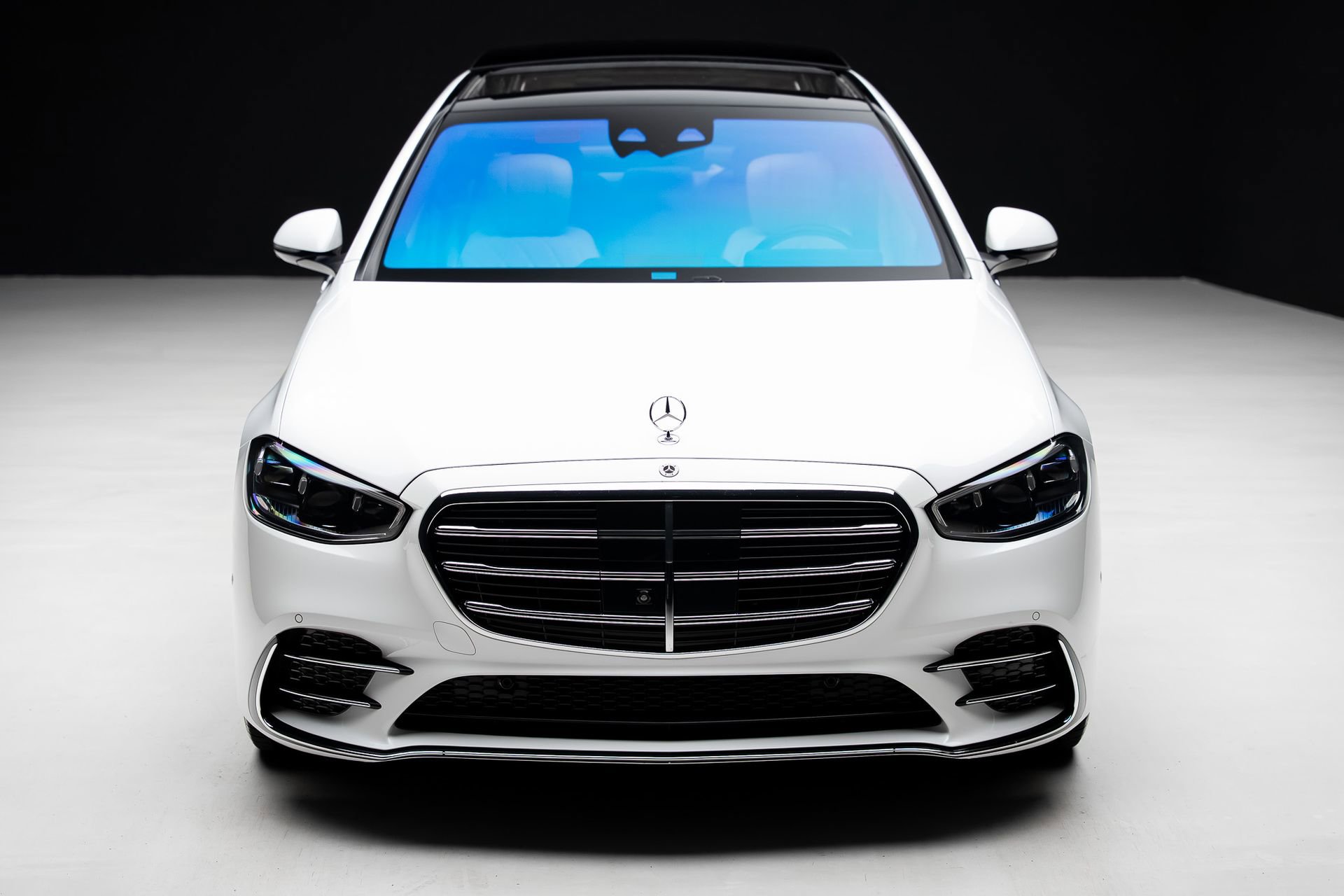 Used 2024 Mercedes-Benz S 580e 4MATIC Sedan w/ AMG Line image 6