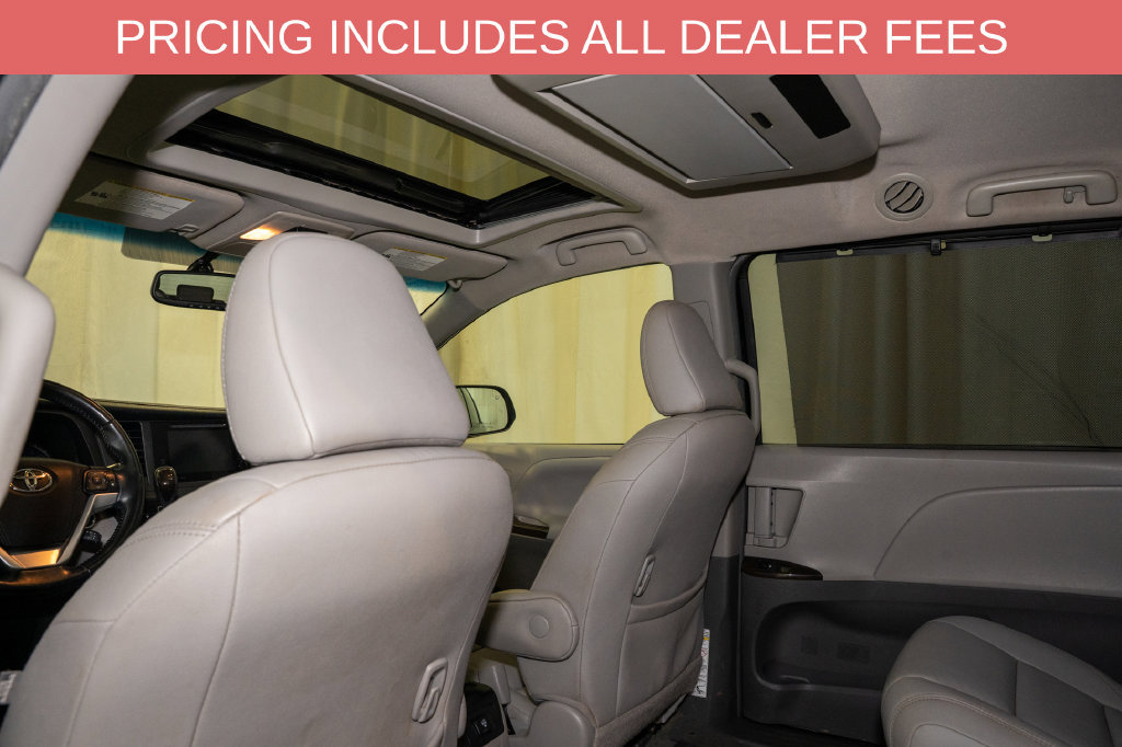 Used 2016 Toyota Sienna XLE Premium FWD image 11