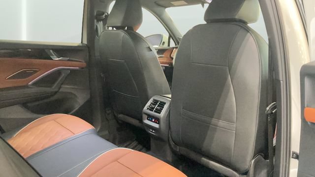 New 2026 Volkswagen Tiguan SEL R-Line AWD/4WD image 35