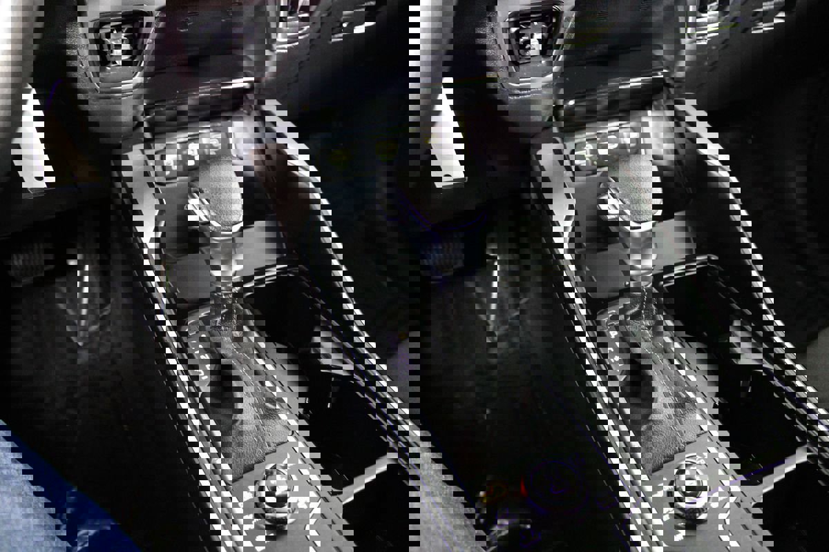 Used 2023 Kia Sorento LX image 9