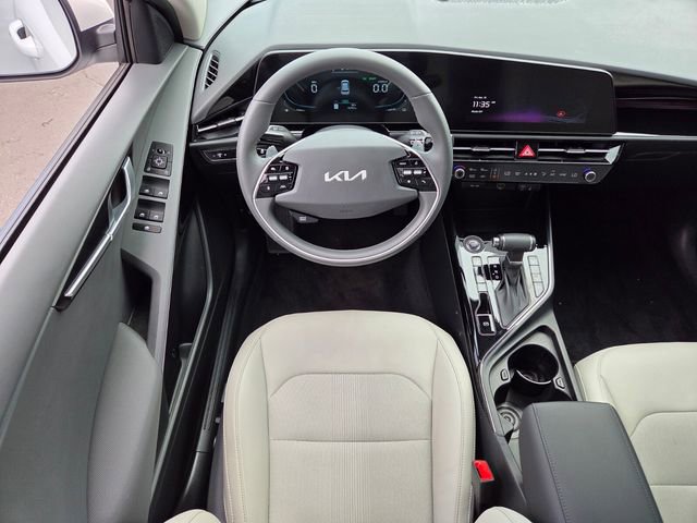 Used 2025 Kia Niro EX image 13