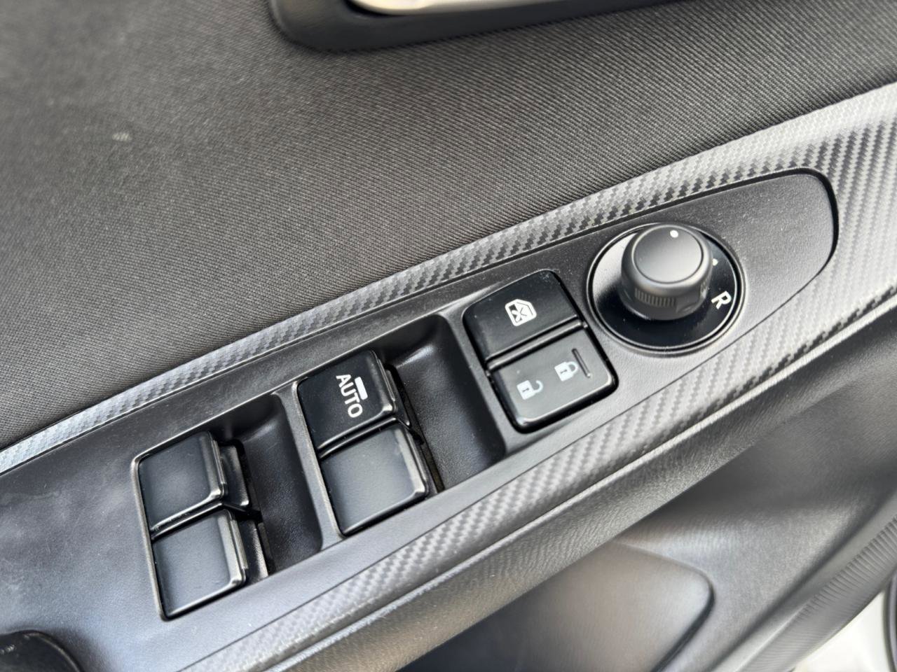 Used 2019 Toyota Yaris LE image 17