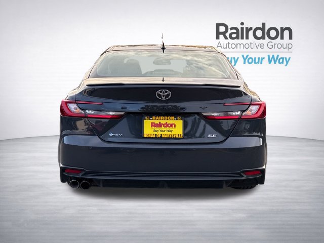 Used 2025 Toyota Camry SE FWD image 6