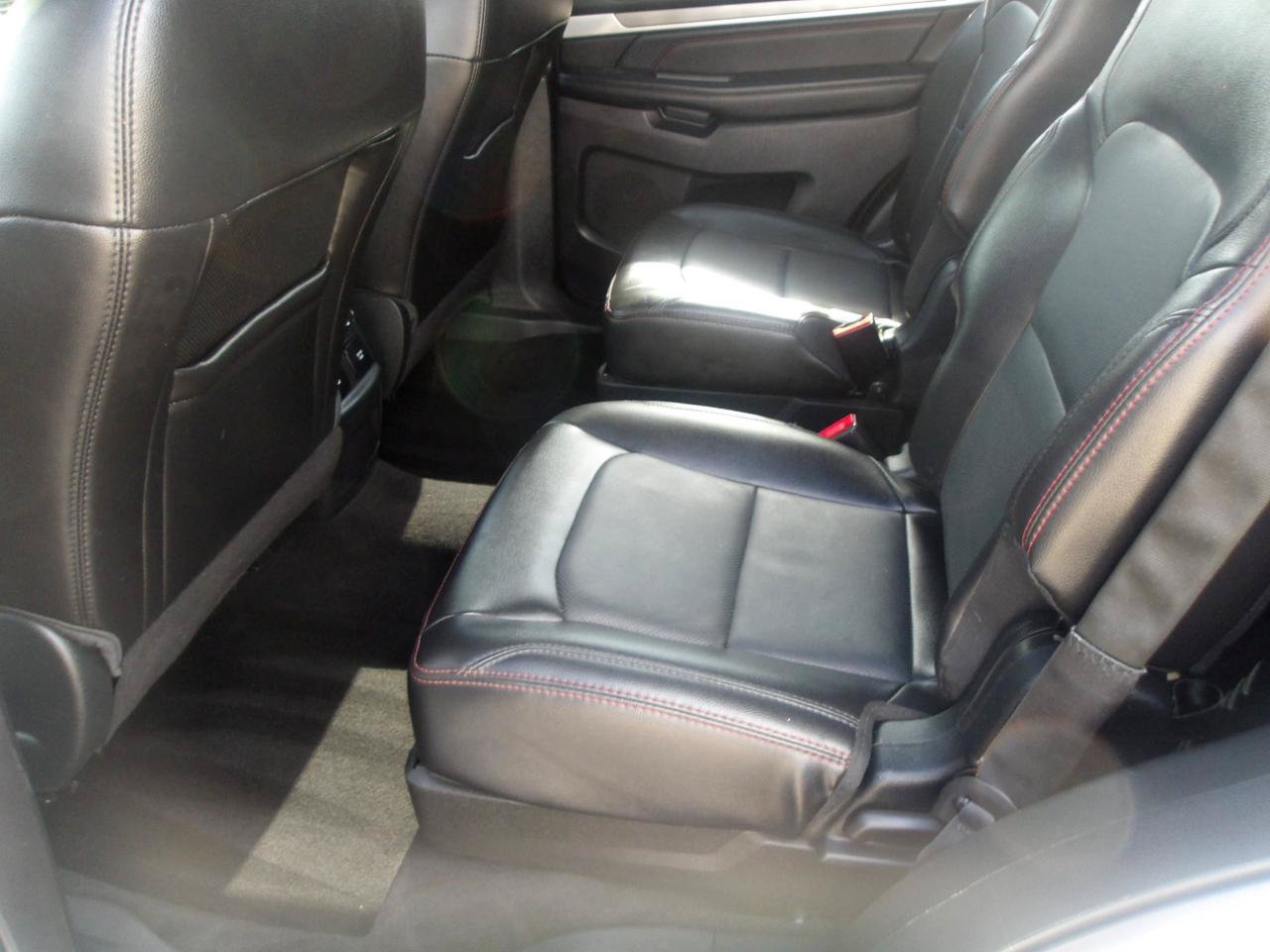 Used 2018 Ford Explorer Sport w/ Equipment Group 401A AWD/4WD image 17