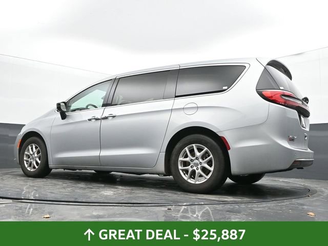 Used 2024 Chrysler Pacifica Touring-L image 50