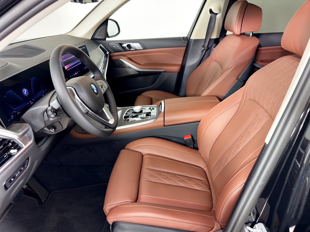 Used 2026 BMW X7 xDrive40i w/ Executive Package AWD/4WD image 5