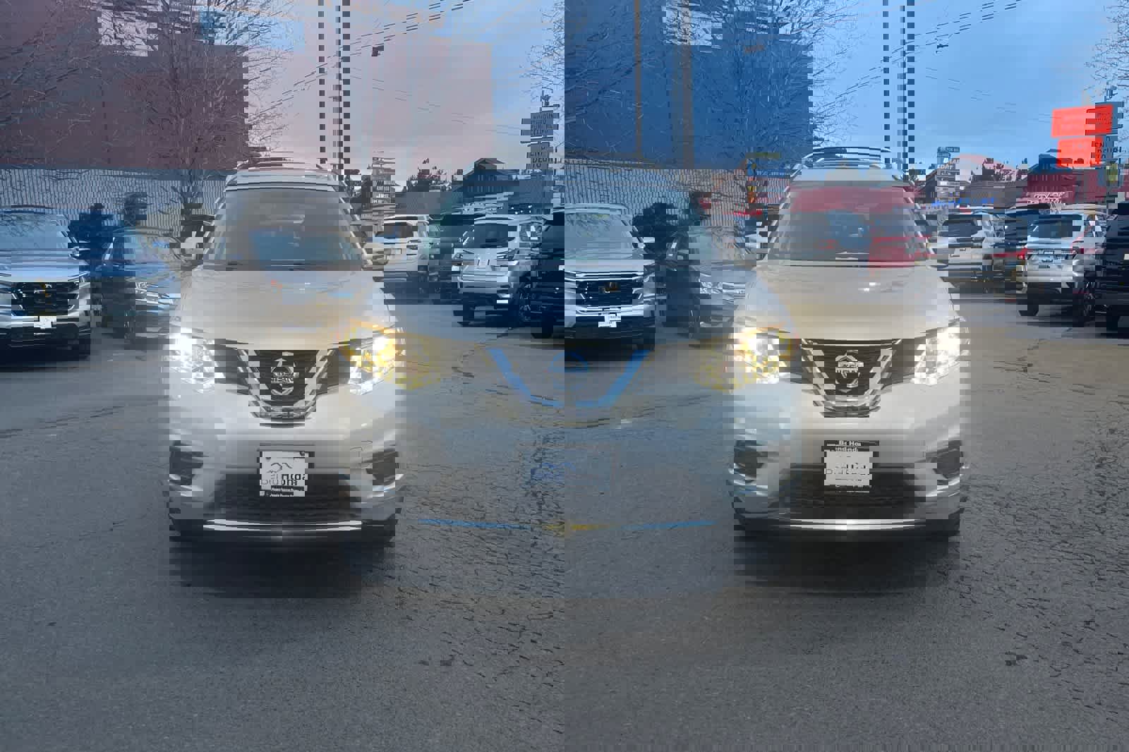 Used 2016 Nissan Rogue SV w/ SV Moonroof Package image 10