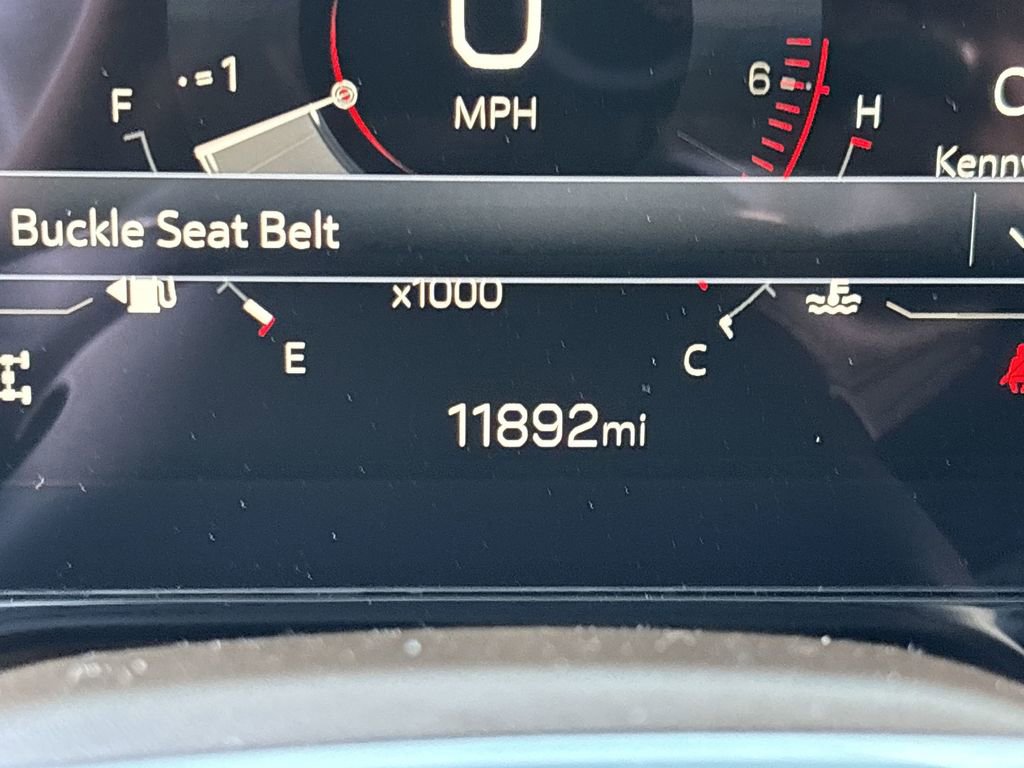 Used 2025 GMC Yukon Elevation image 12