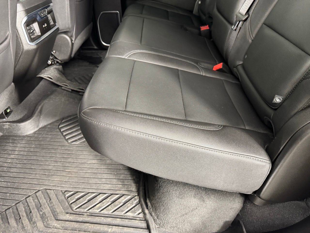 Used 2024 Chevrolet Silverado 1500 LTZ AWD/4WD image 27