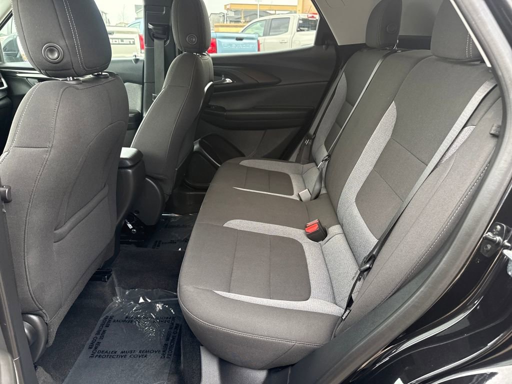 Used 2025 Chevrolet TrailBlazer LT w/ Driver Confidence Package image 24