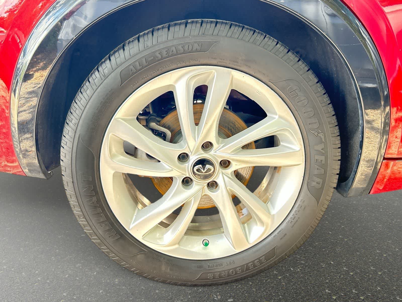 Used 2018 INFINITI QX30 FWD image 5