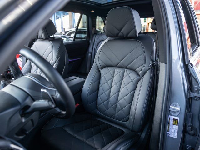 Used 2024 BMW X5 sDrive40i w/ M Sport Package image 5