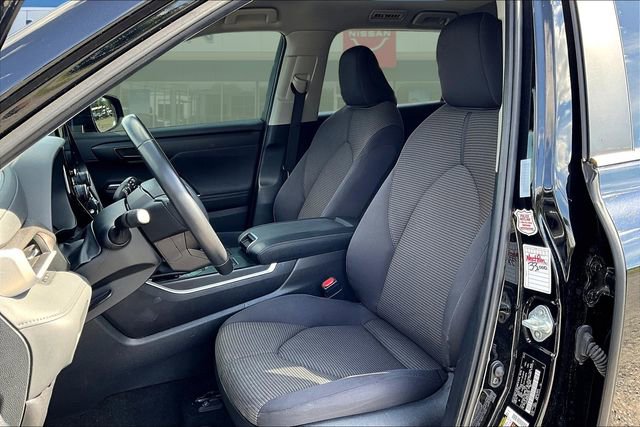 Used 2024 Toyota Highlander LE image 18