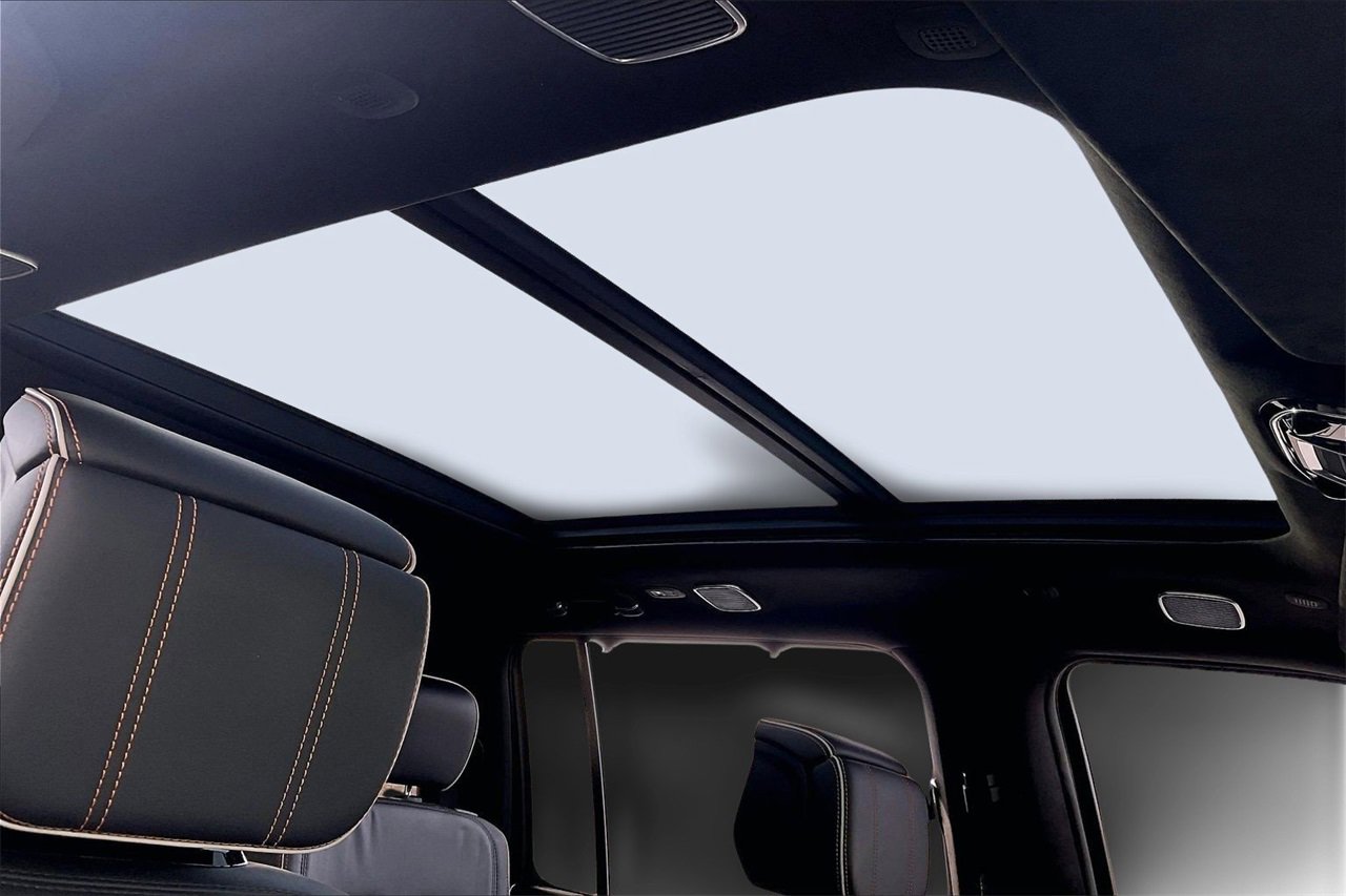 Used 2024 Jeep Grand Wagoneer Series III w/ HD Trailer Tow Package image 17