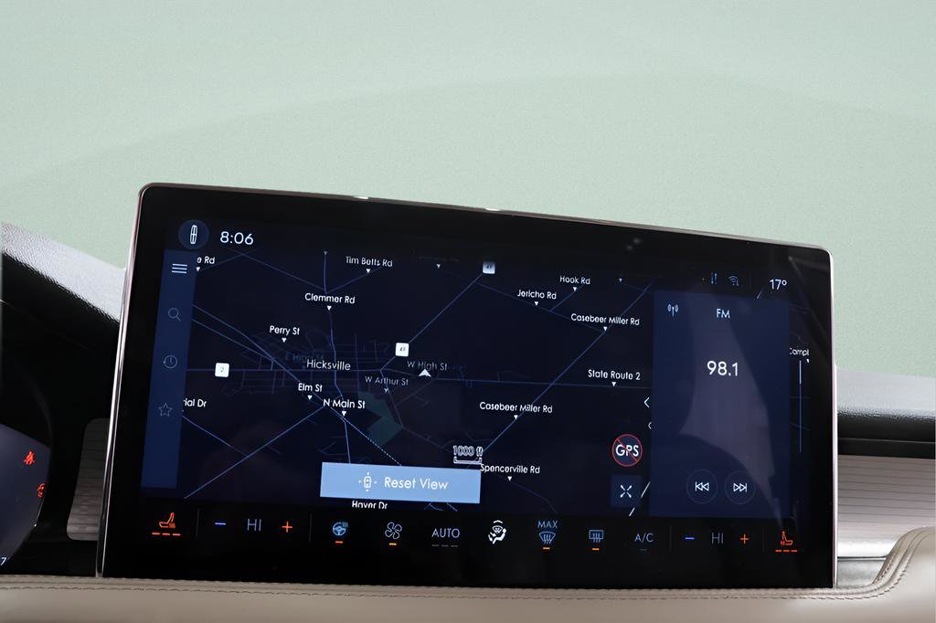 Used 2025 Lincoln Corsair AWD w/ Equipment Group 101A image 15