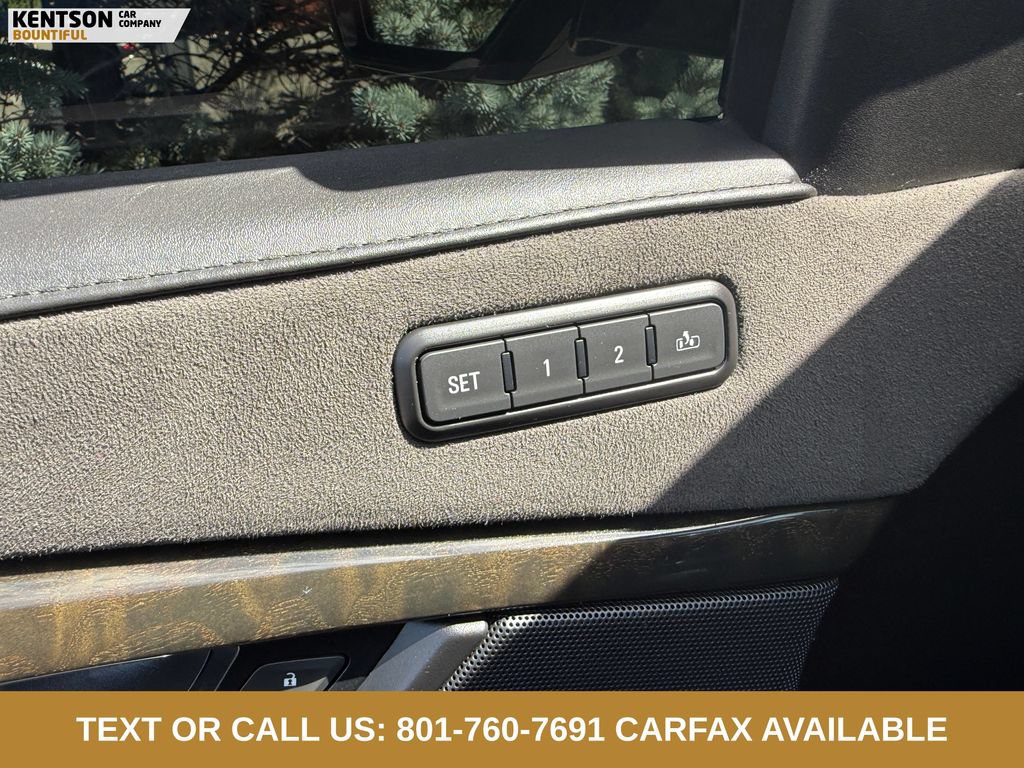 Used 2018 Cadillac Escalade Platinum AWD/4WD image 23