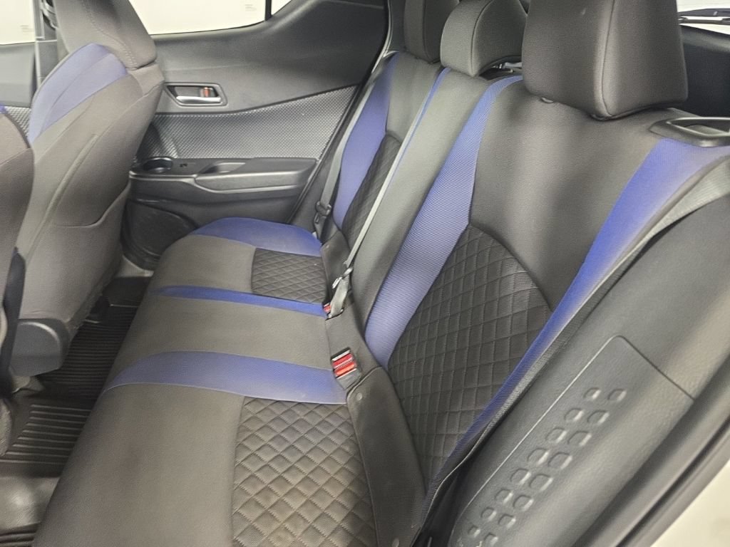 Used 2020 Toyota C-HR XLE FWD image 26