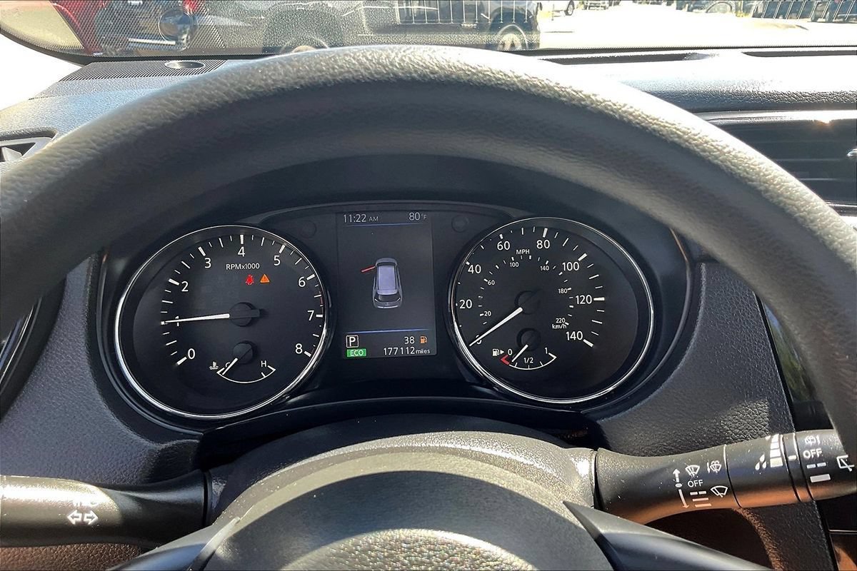Used 2020 Nissan Rogue S FWD image 14
