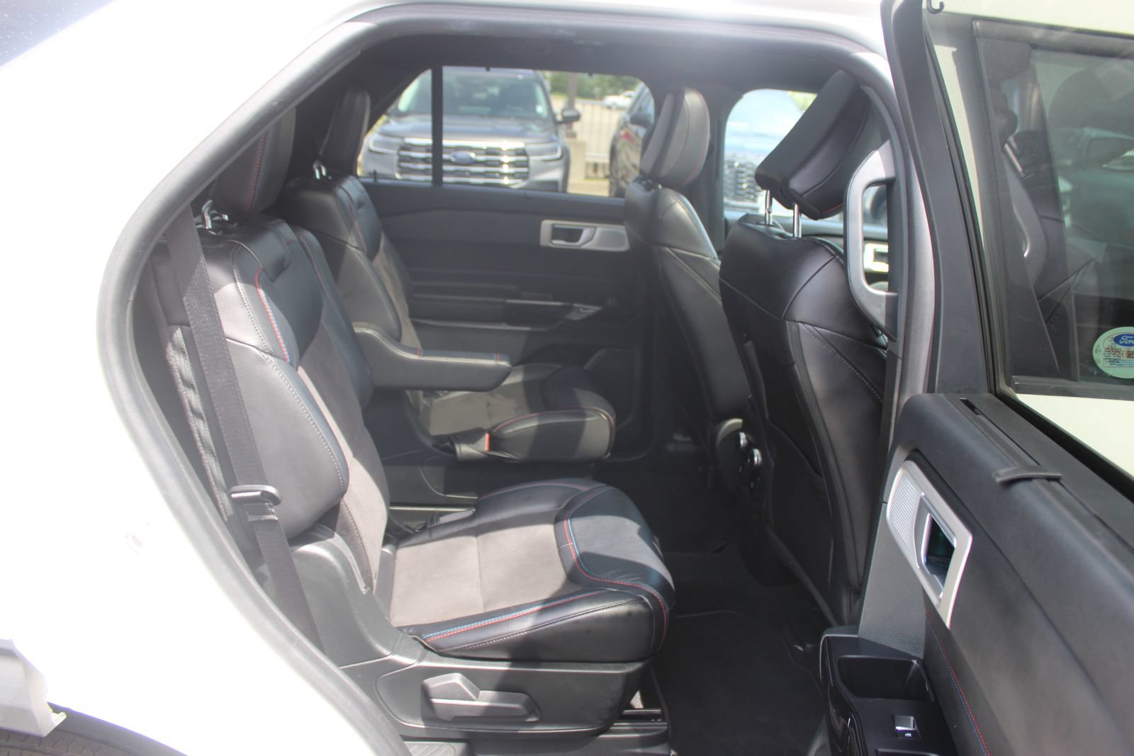 Used 2023 Ford Explorer ST w/ Equipment Group 401A AWD/4WD image 16