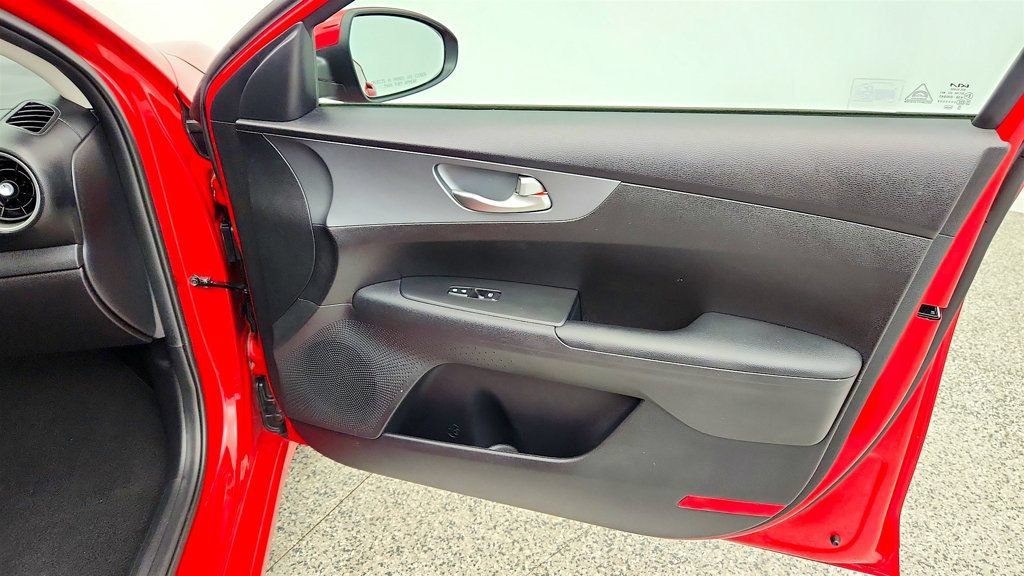 Used 2021 Kia Forte LXS FWD image 24