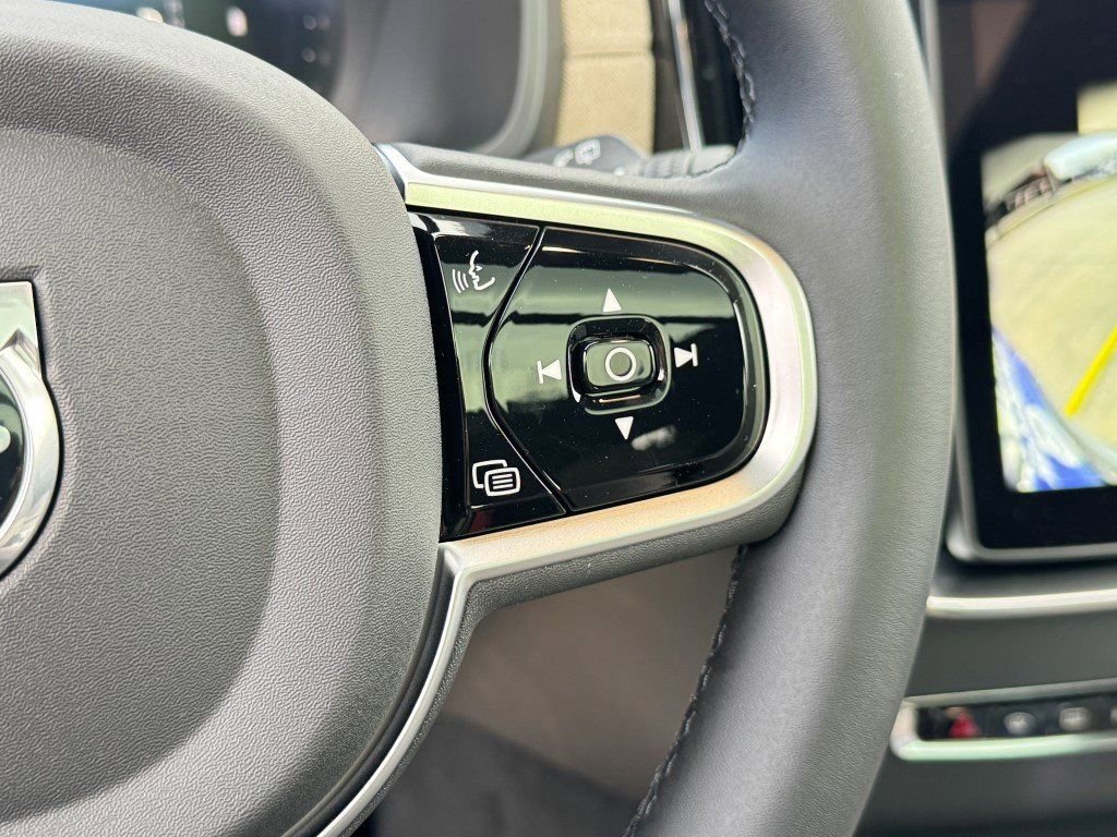New 2026 Volvo XC90 B6 Plus w/ Protection Package Premier image 26