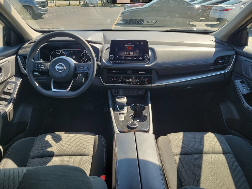 Used 2024 Nissan Rogue SV AWD/4WD image 11