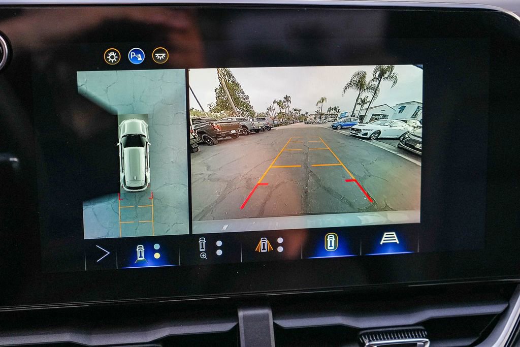 New 2026 Chevrolet Equinox LT w/ Convenience Package II FWD image 22