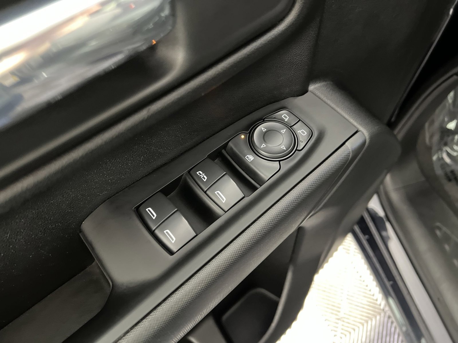 Used 2022 Chevrolet Silverado 1500 Custom image 15