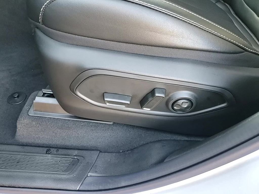 New 2025 Jeep Grand Cherokee Limited w/ Luxury Tech Group II image 12