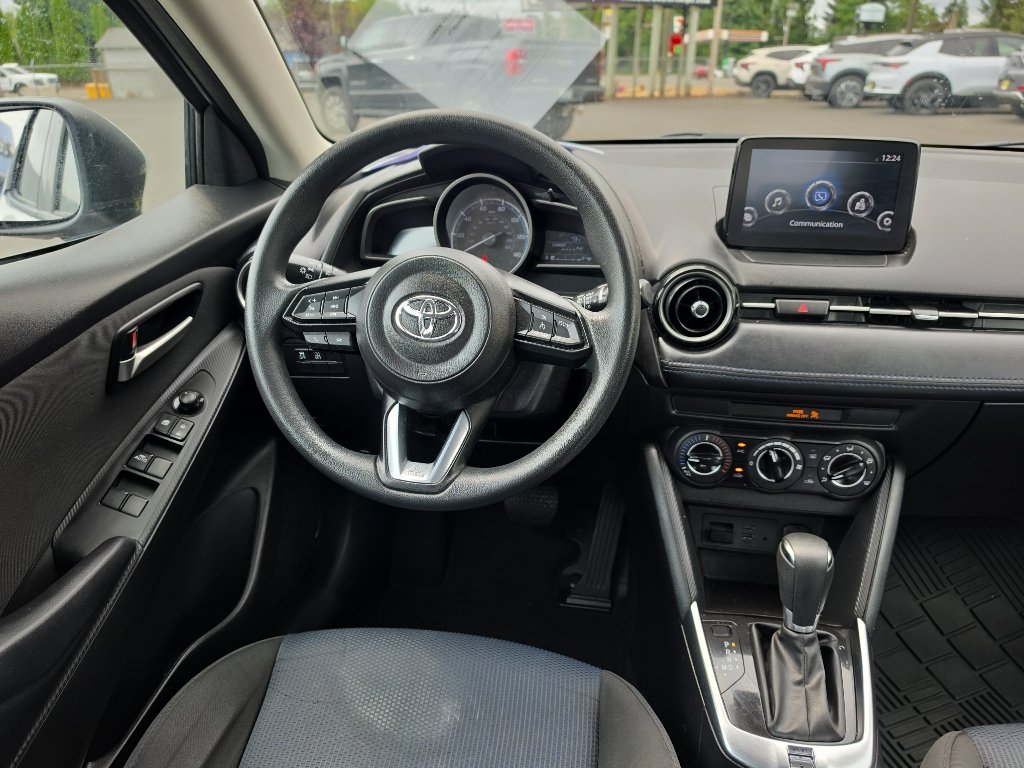 Used 2019 Toyota Yaris LE FWD image 19