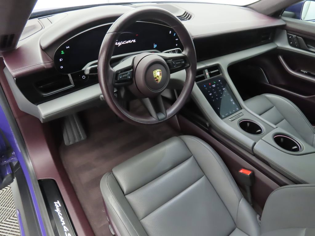 Used 2022 Porsche Taycan 4S image 9