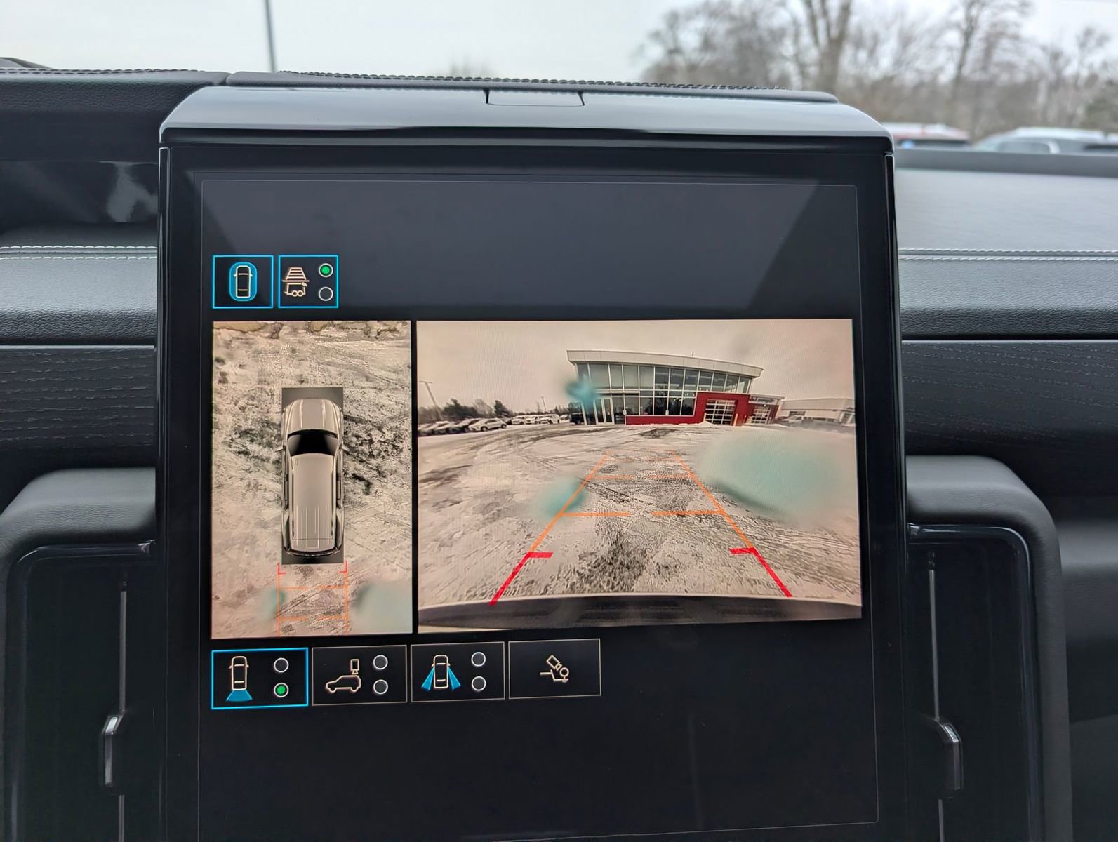 Certified 2025 GMC Yukon AT4 Ultimate w/ LPO, Floor Liner Package image 24